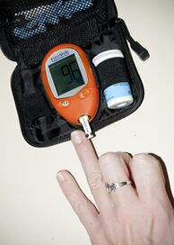 Measure the level of glucose in the blood to correct the doses of insulin with 1 type of diabetes
